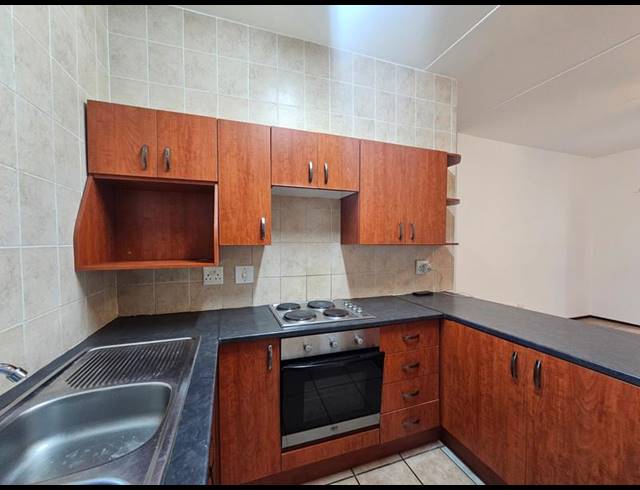 2 BEDROOM PROPERTY TO RENT IN LONEHILL